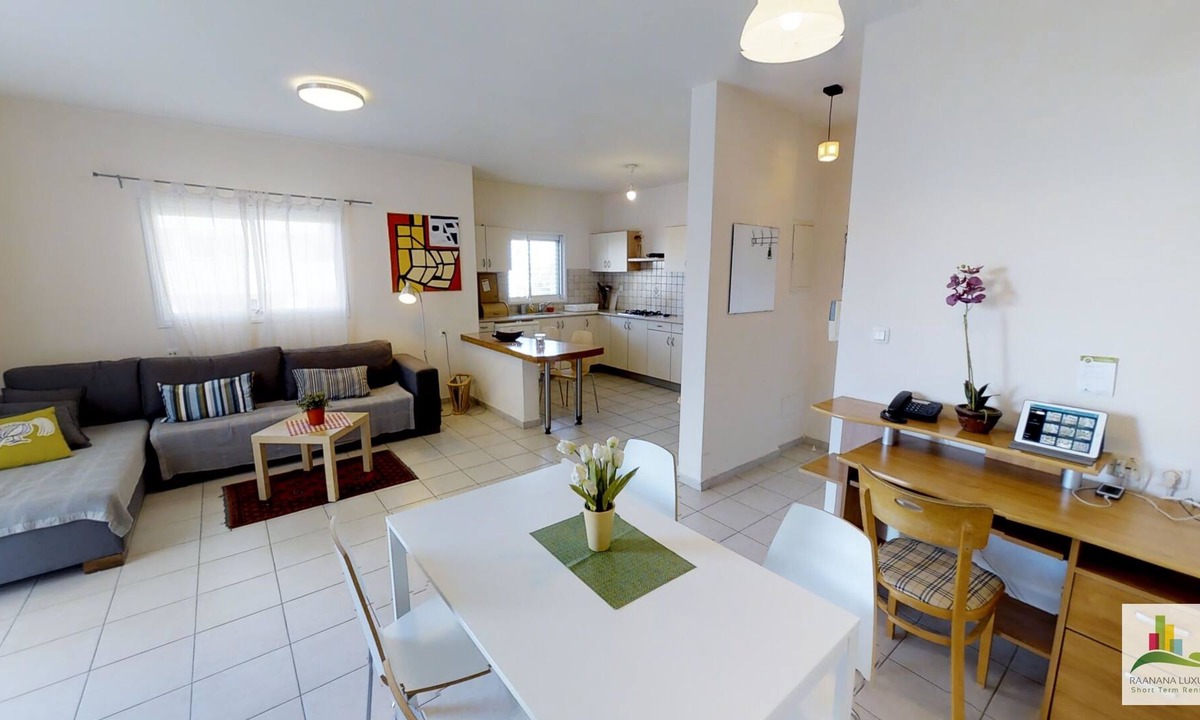 Ra'ananna Apartment | Deluxe 2 bedrooms with sun balcony - Haprachim St