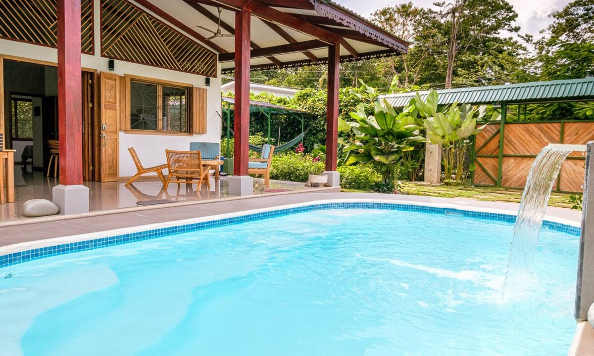 Puerto Viejo de Talamanca House | Dishwasher-Private Pool-AC-Walk to Beach: Palma Verde