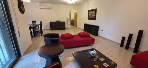 Al Swaifyeh Apartment | Downtown living appartment stylish luxe شقة مفروشة فاخرة في بين دير غبار والصويفيه