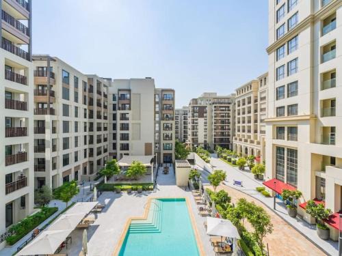 Dubai Apartment | Dubai Creek Gem, Stylish Condo With Two Balconies