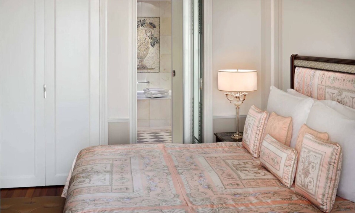 Jadaf Hotel | Dubai Exciting Stay | Versace Comfort, Pool Access | Near Top Adventure Spots