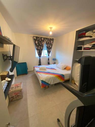 Yehud Apartment | Dudger home