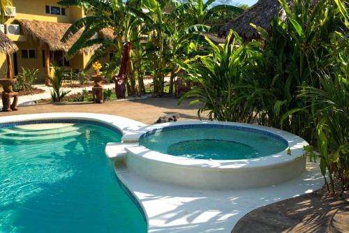 Paraiso Apartment | El Gordos Tropical Oasis w Pool & Near 7 Beaches