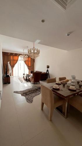 Dubai Villa | Elegant 3BR Villa - Maid Direct Lagoon & Pool Access
