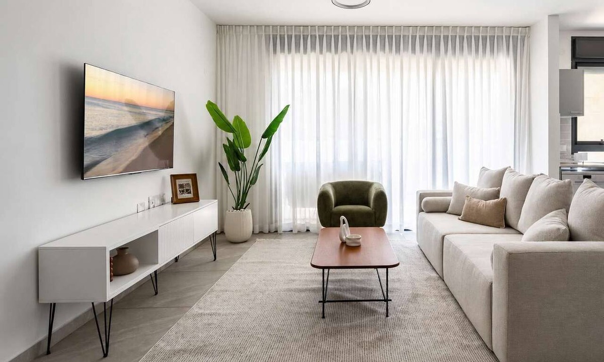 Rishon LeTsiyon Apartment | Elegant 4BR Stay l Balcony & Mamad