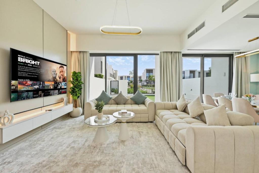 Dubai House | Elegant 4BR Villa, Private and Peaceful
