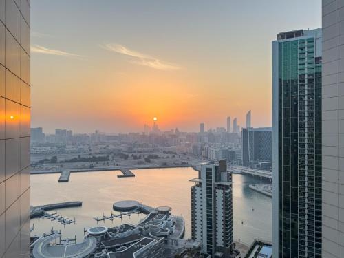 Abu Dhabi Apartment | Elegant and unique - Near Reem Mall - ADGM - 10 mins from Downtown Abu Dhabi- 14 mins to Mamsha Beach