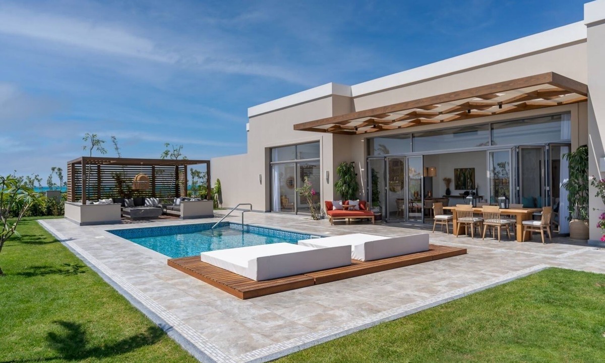 Soma Bay Villa | Elegant Villa with Jacuzzi, Swim-Up Pool, Garden, Full Kitchen & VIP Amenities