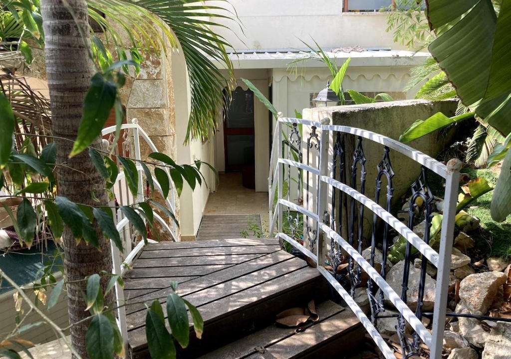 Rosh HaNikra House | Elinor's Secret Suite