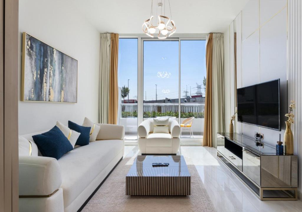 Dubai Apartment | Elite Escape 1BR plus 1GR plus Study Sleeps 4 in Gemz 05