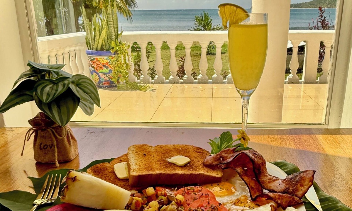 Corn Island Hotel | Emerald Luxe Suites