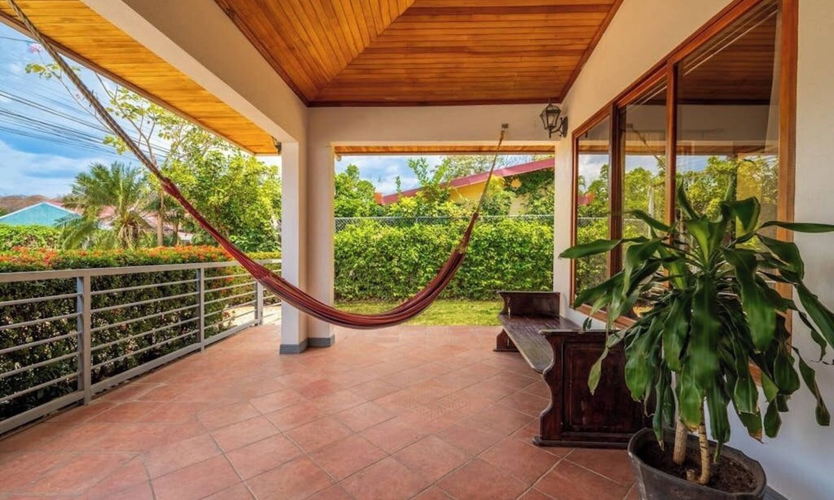 Coco House | Enchanting dog-friendly house with a refreshing outdoor pool & jacuzzi