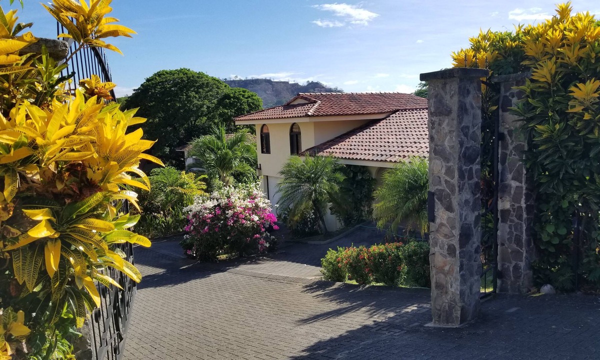 Playa Hermosa House | Experience Costa Rica in our beautiful Garden home, 4 Min. from Hermosa Beach