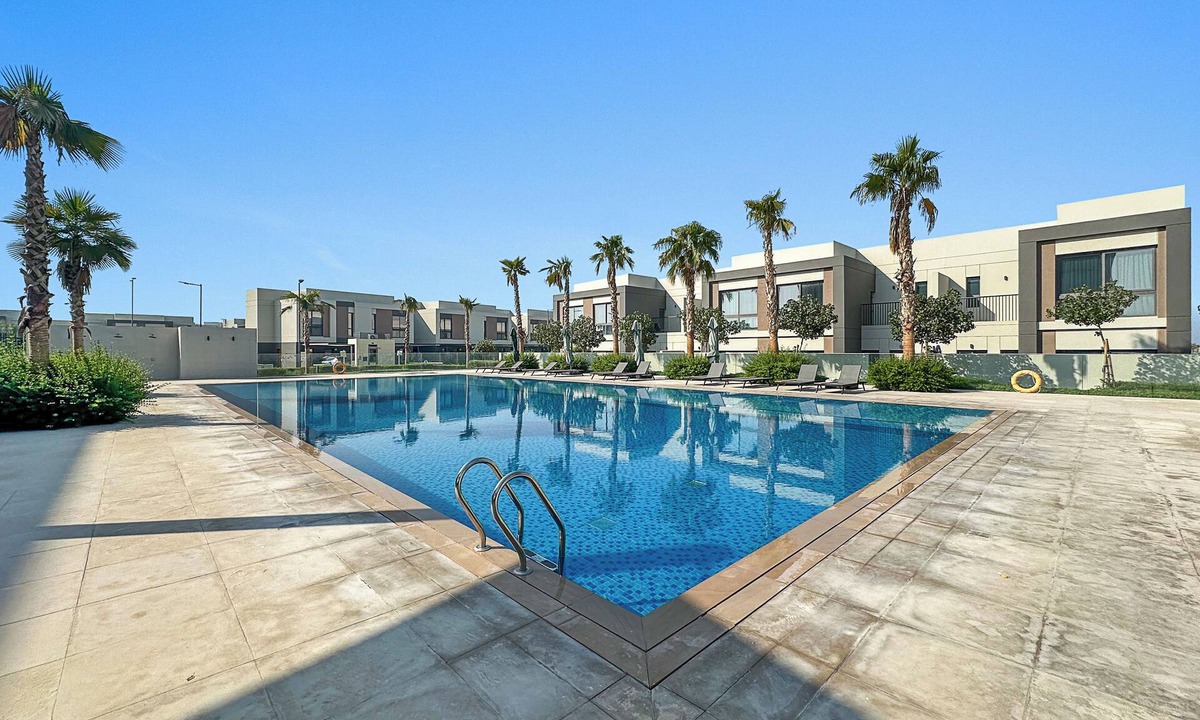 Dubai Villa | Family 4BR Villa with a Shared Pool, Gym & Private Garden