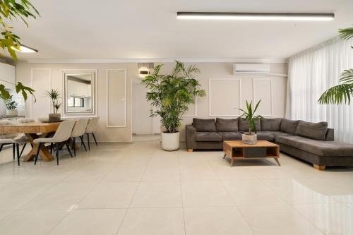 Netanya Apartment | Family apartment by the sea