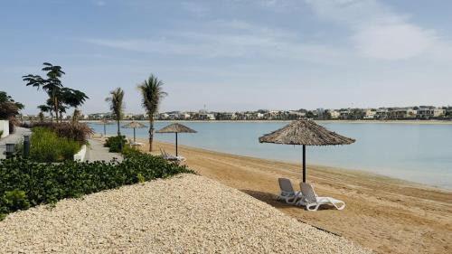 Mina Al Arab Villa | Family Heaven - Private Villa - Private Community Beach - Brand New - Playstation and Games - Close to the Casino being built