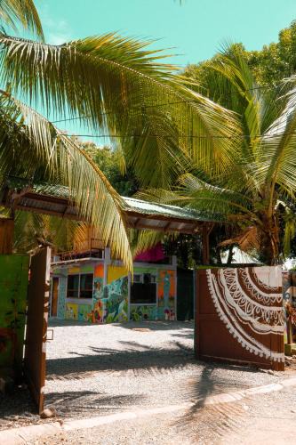 Uvita Hostel | Flutterby House Hostel