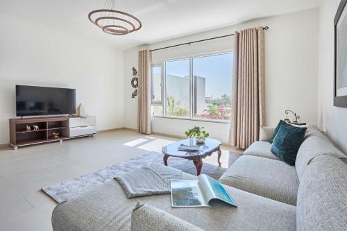 Dubai Apartment | Frank Porter - Urbana II