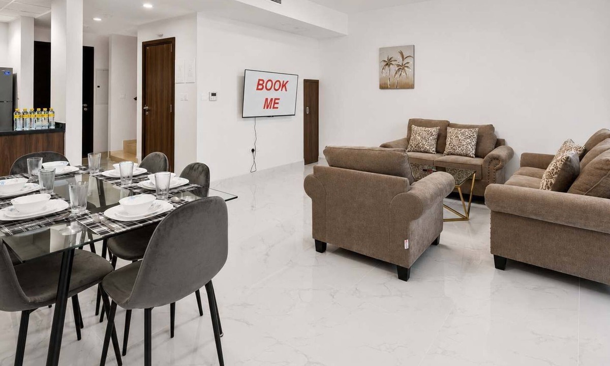 Dubai House | Free housekeeping visits during your stay - StayShort - Villa Stay with Waterpark Access Perfect for 6