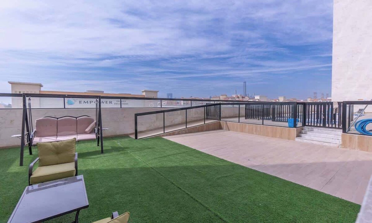 Discovery Gardens Apartment | Free housekeeping visits during your stay - StayShort - Stunning 2BR Apartment in Jebel Ali Village