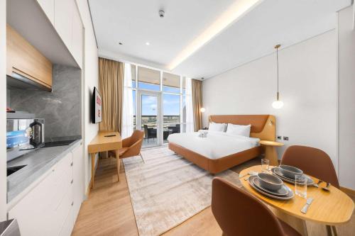 Jumeirah Village Triangle Apartment | Free housekeeping visits during your stay - StayShort - Stunning Studio in JVT Sleeps 2 with Balcony