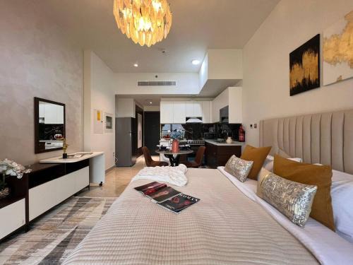 Al Barsha Apartment | Fully Equipped Home near Miracle & Butterfly Gardens