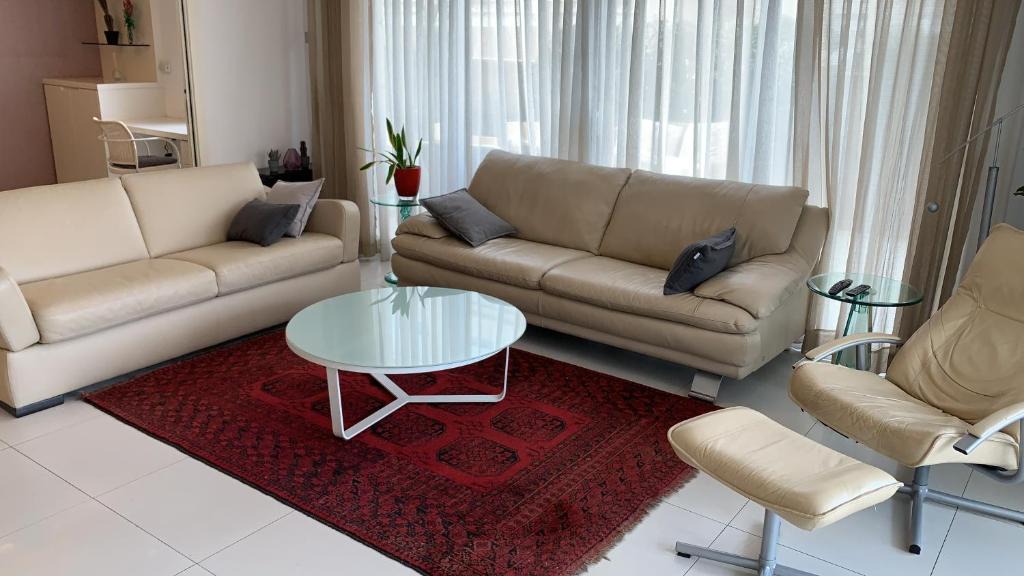 Herzliya Pituach Apartment | Garden Apartment Herzliya Marina. Pool & Gym