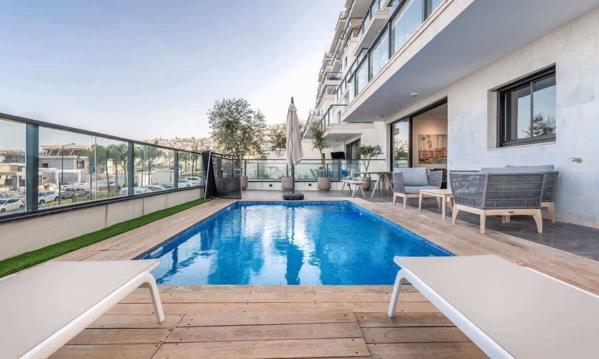 Tiberias Apartment | Garden Apartment Swimming Over the Lake - Private Pool