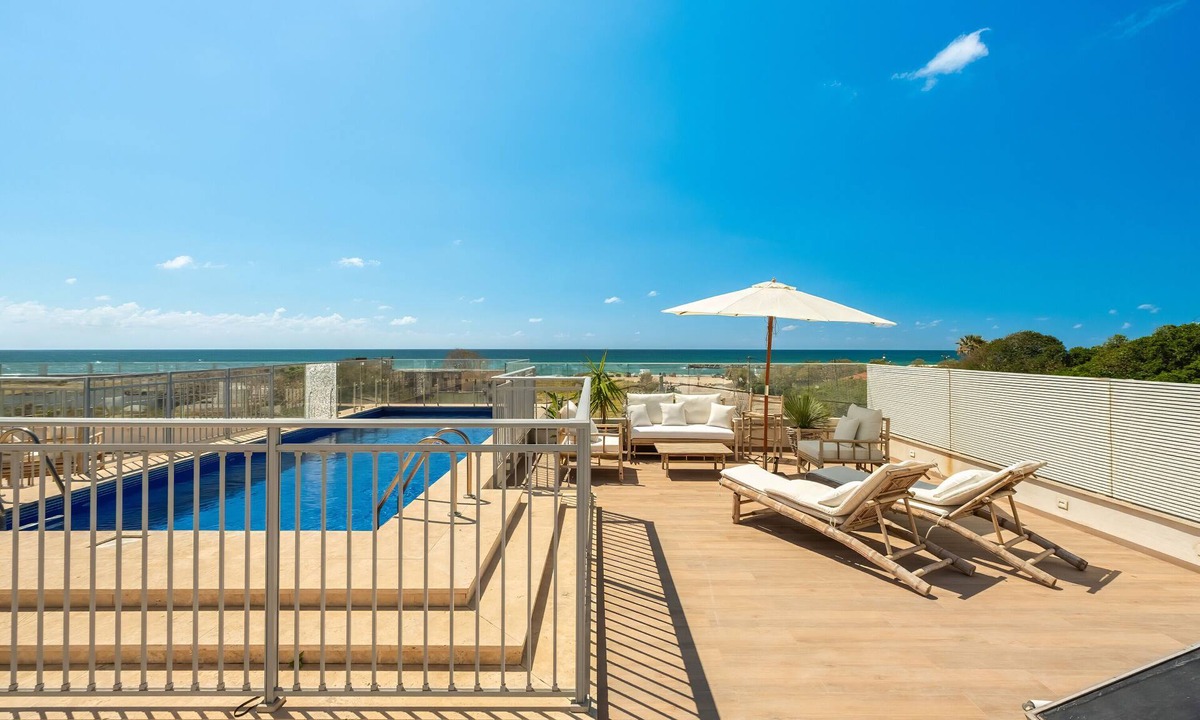 Shavei Zion Apartment | Garden& Rooftop Beachfront Luxury in Shavei Tzion
