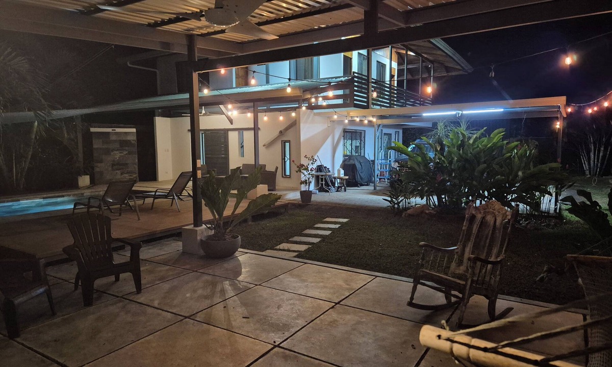 Jaco House | Ginger House – Sleeps 8 | Pool & Rancho | 3 km from Surf