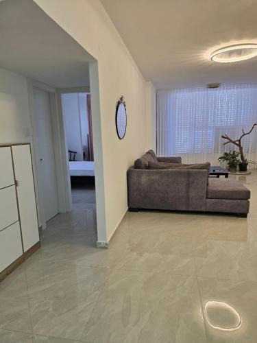 Bat Yam Apartment | GK Apartments Urban Comfort Balfour