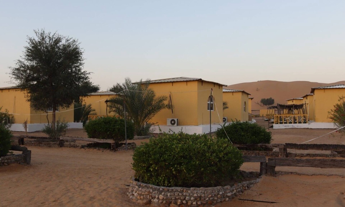 Jalan Bani Buhassan House | Golden Palm Oasis Deluxe Palm Twin Room