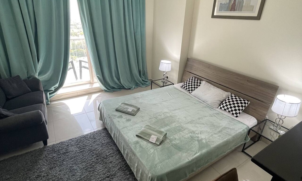 Dubai Sports City Apartment | Golf and Skyline view. Dubai SportCity from 65 USD Parking included