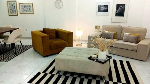 Al Majaz Apartment | Gorgeous 3-Bedroom Family Apartment with Balcony
