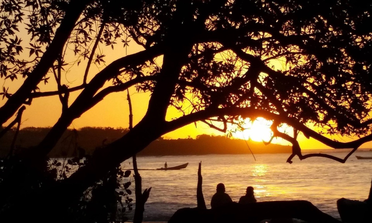 Tamarindo Condo | Great location! Spacious Tamarindo Condo 5 minutes walk to the beach