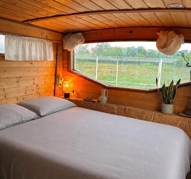 Beit Hillel Ski Chalet | Green Bus