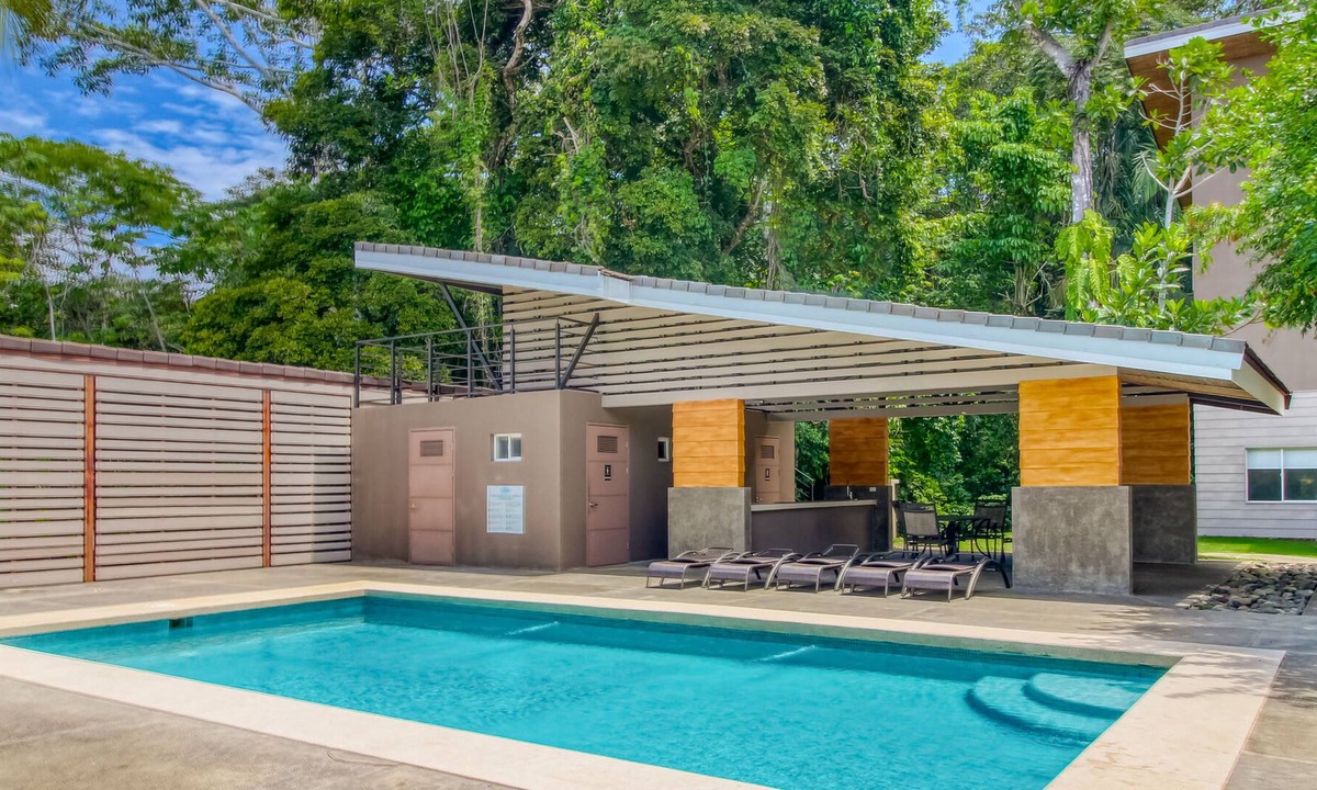 Jaco Apartment | Ground-level apartment with gated entrance and shared pool