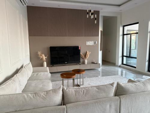Barka Ski Chalet | H chalet