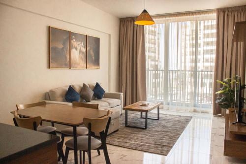 Al Hamra Village Apartment | Hala Holiday Homes- Marina Residence, Al Hamra Village