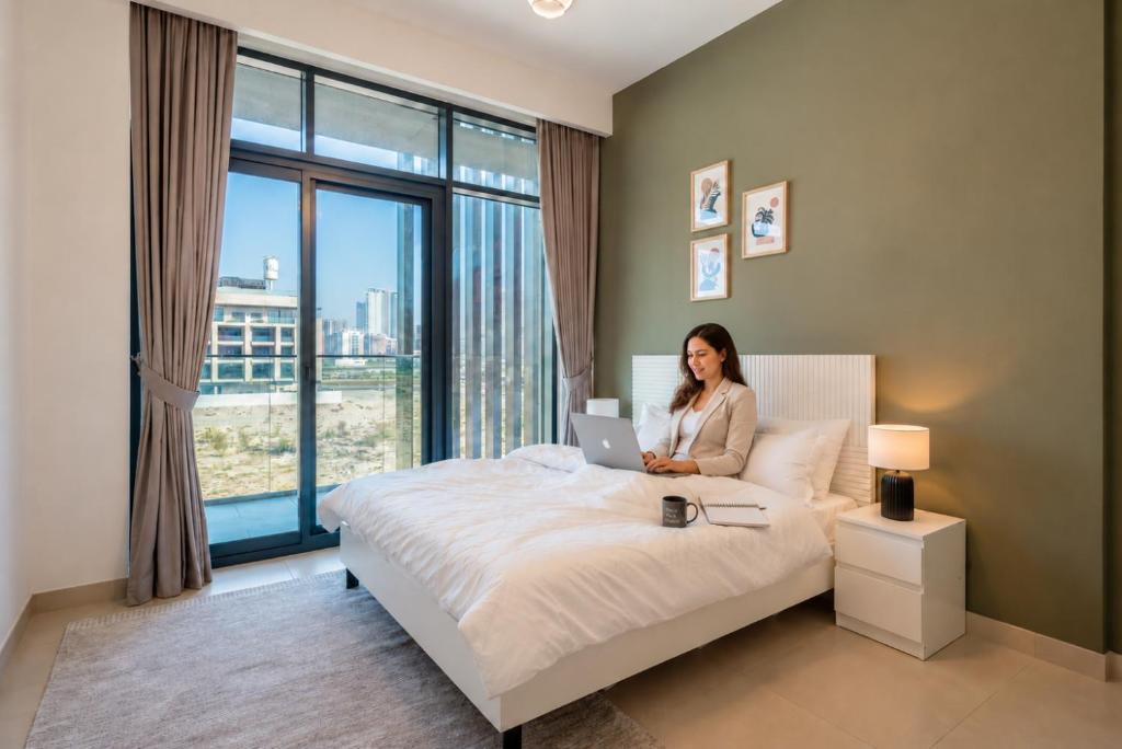 Nad Al Sheba Apartment | HAVN - 1 Bedroom in Azizi Park Avenue, Meydan
