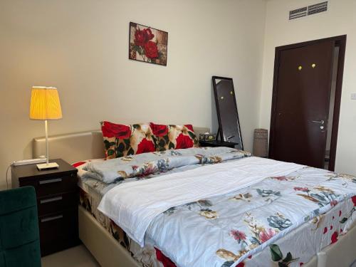 Al Majaz Apartment | Helsa private room with attached bathroom