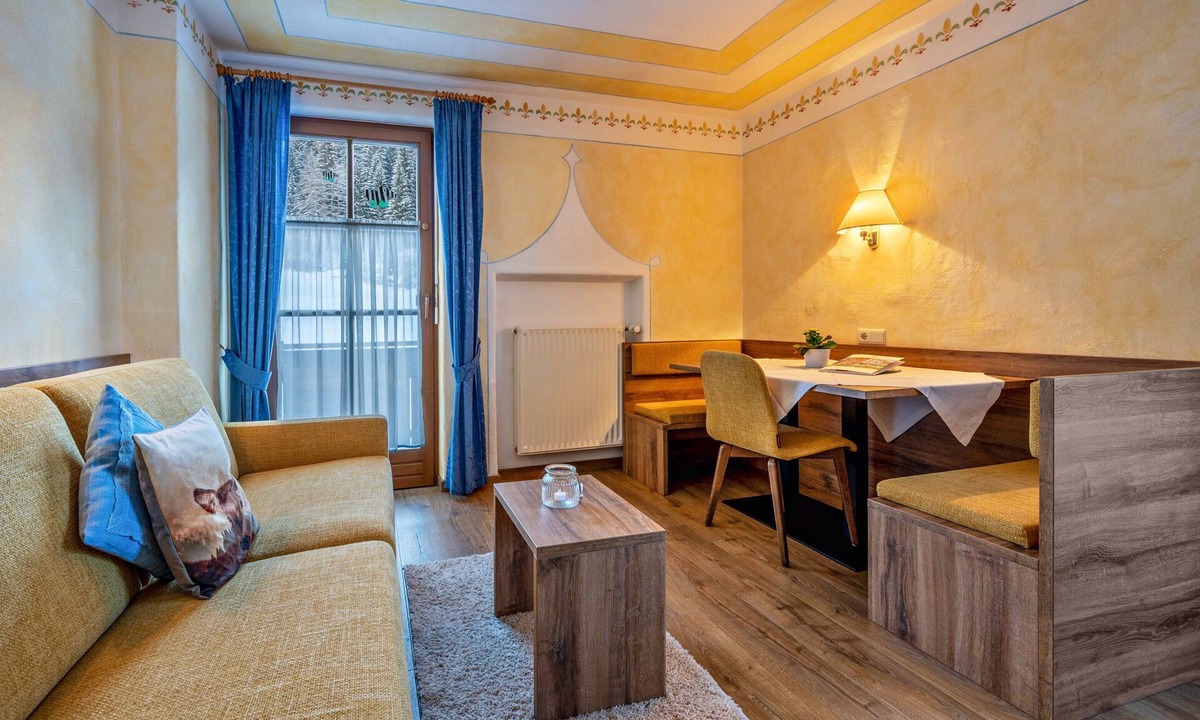 Valle San Silvestro Apartment | Holiday Apartment "Haus zur Vogelweide App 2" with Mountain View, Balconies & Wi-Fi