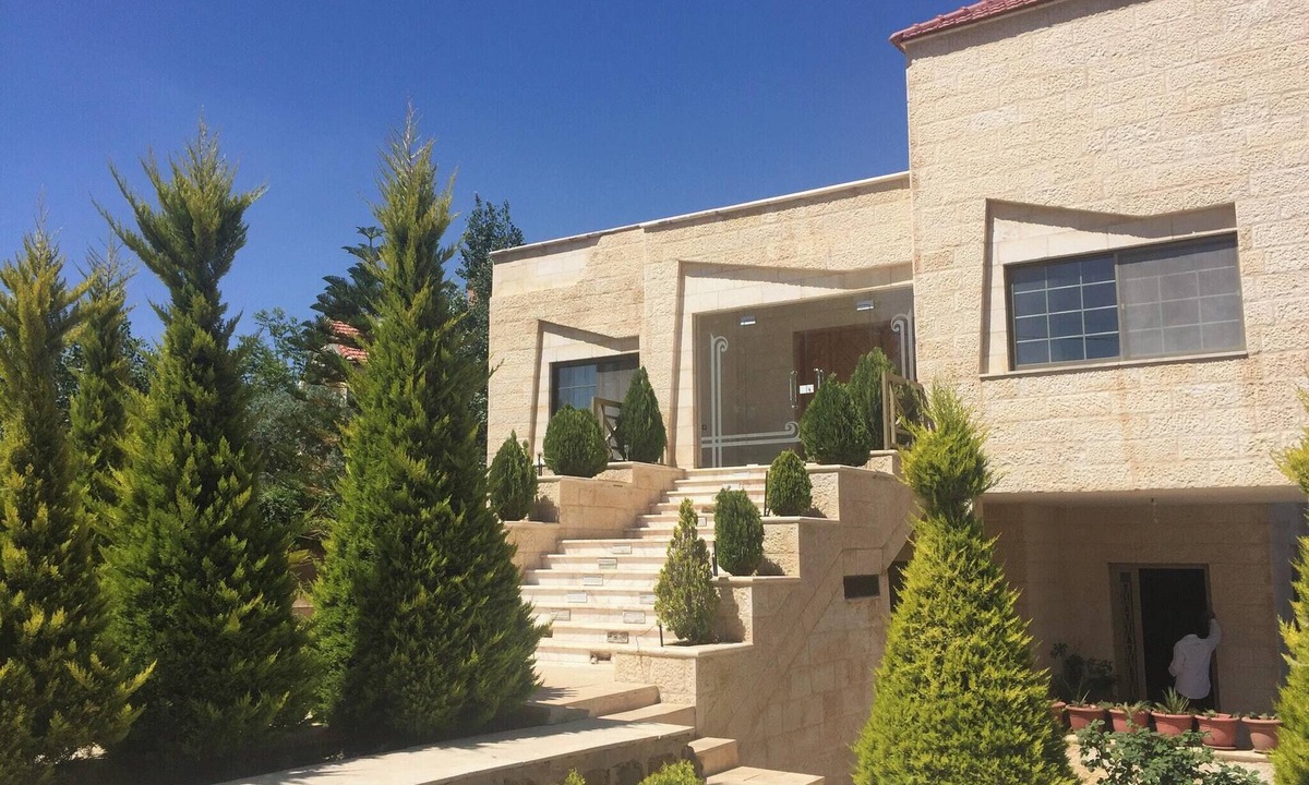 Suwailih House | Homerez - Spacious house in Amman with parking