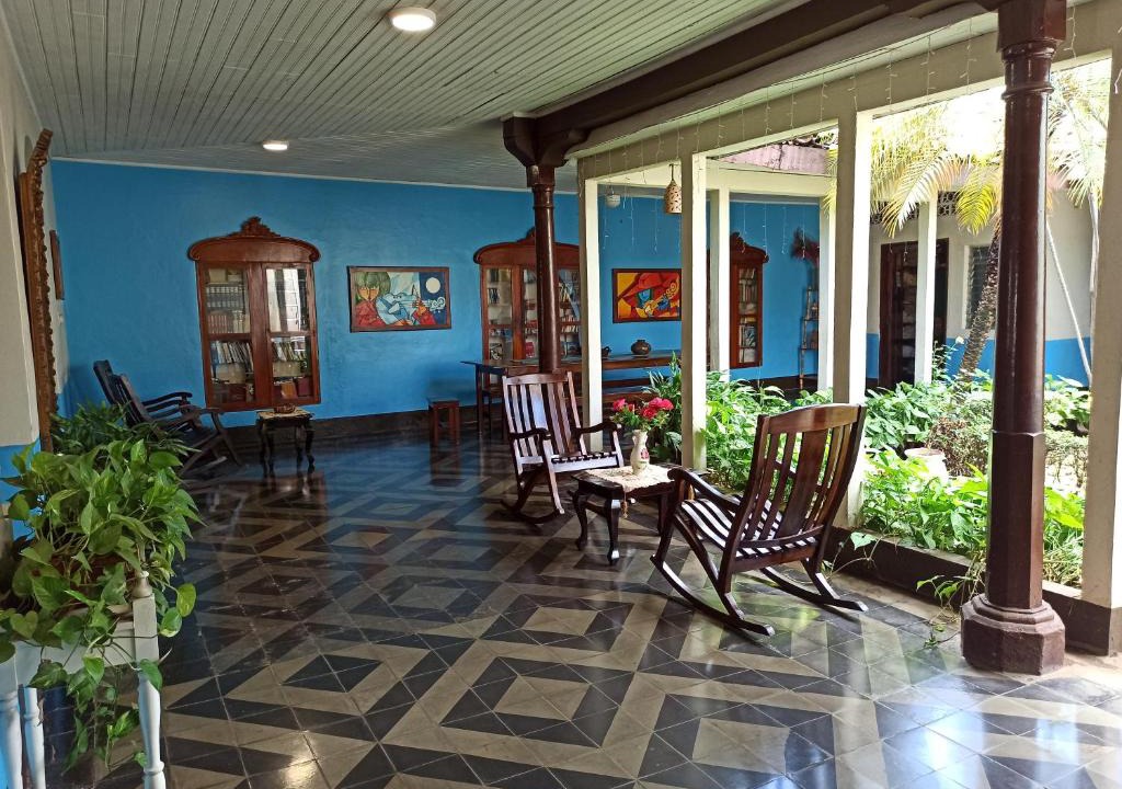 Leon Hotel | Hostal Harvest House