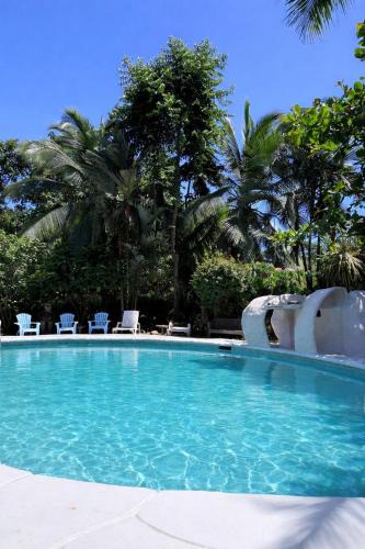 Cahuita Bed & Breakfast | Hotel El Colibri Rojo