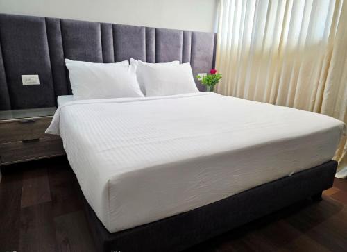 Rishon LeTsiyon Hotel | Hotel House