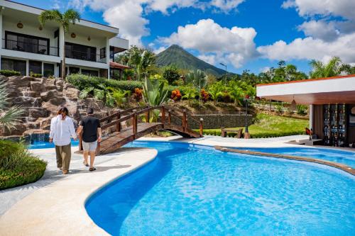 La Fortuna Hotel | Hotel Sanctuarium Adults Only