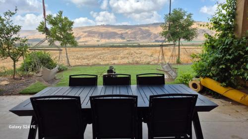 HaZoreim Apartment | House in the farm מקום שומר שבת וכשרות