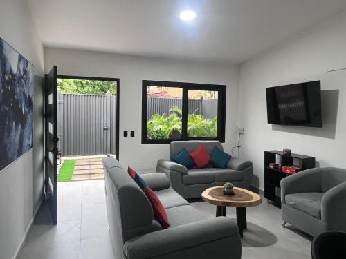Coco Villa | House of the Orange Cat