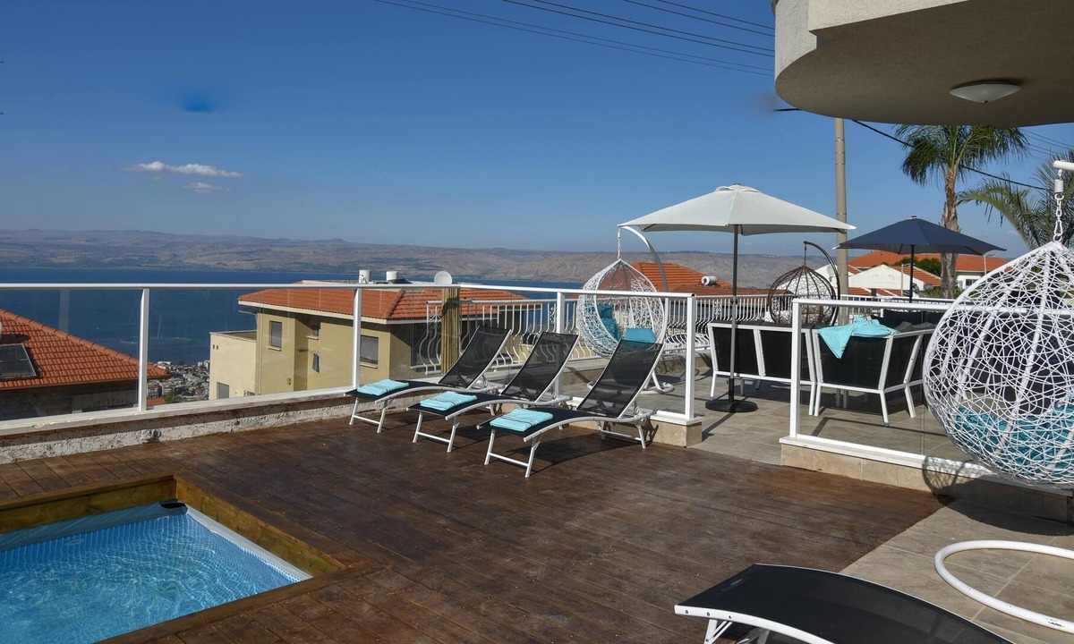 Tiberias Villa | Huge and amazing villa with private pool and jaccuzi